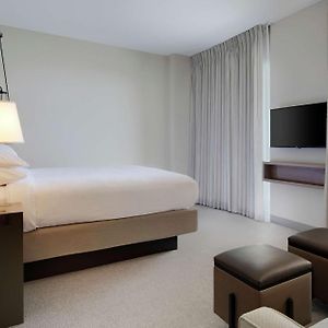 King Studio Suite