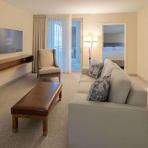 Queen Suite Balcony Roll Shower Mobility Accessible